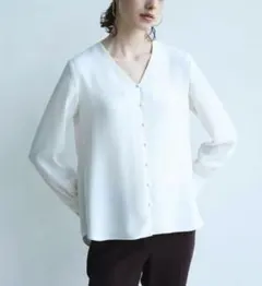 theory luxe 22AW ウォッシャブルVネック長袖シャツ