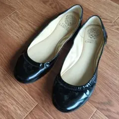 美品　VINCE CAMUTO エナメルバレエシューズ　ブラック 24cm