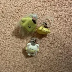 サンリオ　ふわふわスノー　めじるしアクセサリー ポムポムプリン