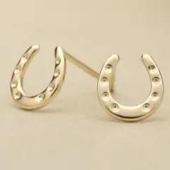 幸せをキャッチするバテイデザインピアス　K10YG