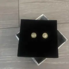 美品✨CHANEL ブラック ロゴ スタッド ラインストーン ピアス 両耳