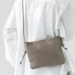 IL BISONTE イルビゾンテ グレー ショルダーバッグ