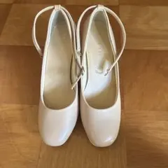 ベージュ　パンプス　ハイヒール
