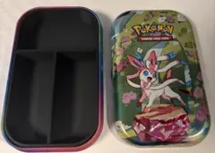 ポケモン海外限定【ミニ缶】仕切り付きダメカンケース【ニンフィア】のサムネイル