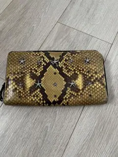 JIMMY CHOO パイソン柄 スタースタッズ 長財布のサムネイル