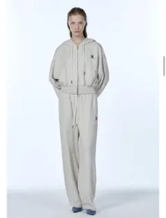 【新品未使用】WOOALONG シグネチャー クロップフードジップアップ