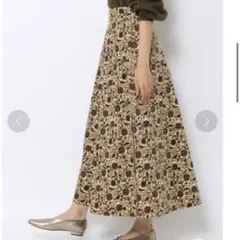 ロングスカート　トゥモローランド