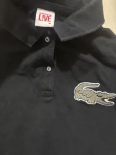 Lacoste ブラックポロシャツ LIVE刺繍ロゴ付きのサムネイル