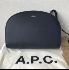 即購入OK♥️A.P.C ハーフムーン ネイビー エンボス アーペーセー