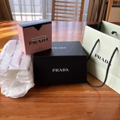 PRADA ギフトボックス付き紙袋