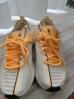 Reebok メッシュスニーカー ホワイト/オレンジ