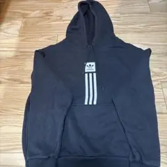 adidas 黒 パーカー フード付き　M