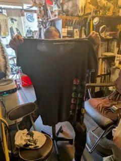 カラフルボタンデザイン Tシャツ