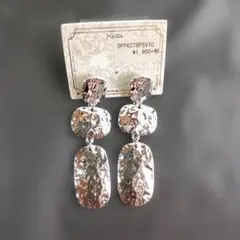 新品 kaza シルバーカラー プレートピアスのサムネイル