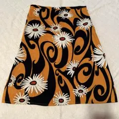 ヴィンテージ品/オレンジと黒の花柄スパンコールタイトスカートのサムネイル