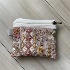 インド刺繍リボンポーチ　タブつき　ファスナーポーチ　キーケース　コインケース