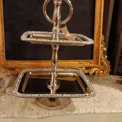 アクセサリー・小物　２段スクエアトレイ　綺麗なラインストーンの縁取り　持ち手付き