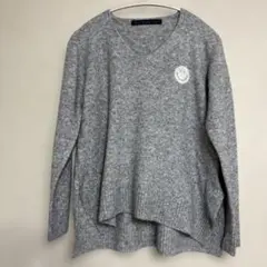 Loana Vネック ニット