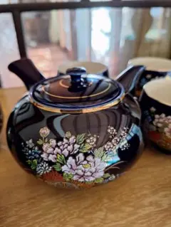 値下げします。黒い花柄急須セット 陶器製 日本茶用 急須と茶碗6個