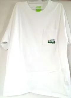 HUF ポケット付きホワイトTシャツ