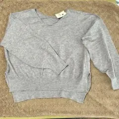 新品 earth music&ecology 前後差Vネックニット　グレー
