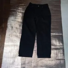 ブラック ストレートレッグパンツ