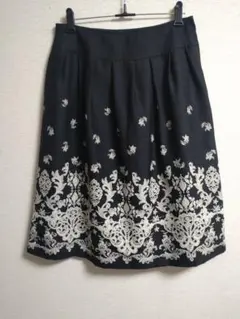 コムサイズムひざ丈フレアスカート　M フォロー割り引き対象外