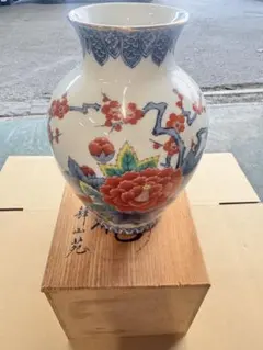 深川製磁 花瓶 瑠璃葡萄文 金彩 有田焼 木箱付き - メルカリ