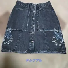 Desigual☆ デニム タイトスカート 刺繍 スタッズ・サイズ24のサムネイル
