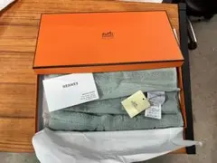 新品未使用　HERMES エルメス　ハンドタオル　パイル地 箱付きのサムネイル
