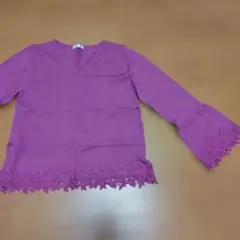 新品フレアースリーブニットカットソー春向け薄手、濃いめピンクレース付き