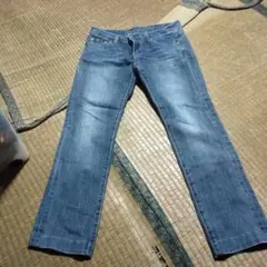 薄い青 スキニーデニム