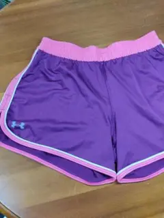 UNDER ARMOUR ショートパンツ パープル/ピンク　レディース