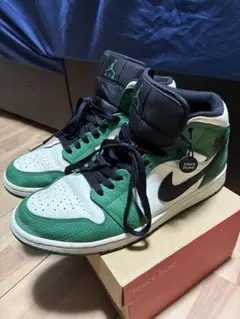Nike Air Jordan 1 ミッド"パイングリーン"