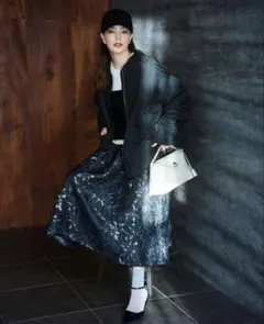 レア【新品タグ付き】ジャガードウエストゴムカーブティアードスカート