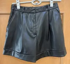 ZARA ザラ　フェイクレザーショートパンツ