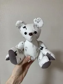 動物柄ホワイトぬいぐるみ クマ　約17センチ