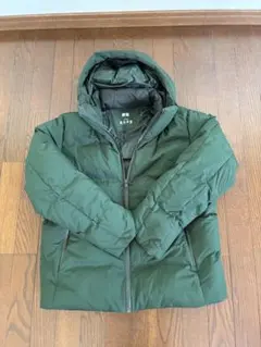 ユニクロ　シームレスダウンパーカー　Ｌサイズ グリーン