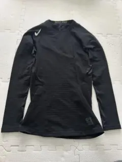 nike pro Tシャツ