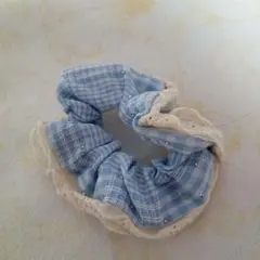 チェック柄シュシュ 水色と白