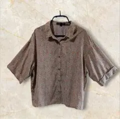 sugarspoonベージュの半袖ボタンダウンシャツ花柄