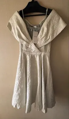 オフショルダー レースドレス ライトグリーン