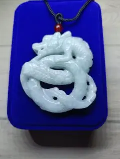☯ ☯ 天然翡翠 龍 翡翠A貨 両面彫刻 精巧 高品質翡翠 ペンダント