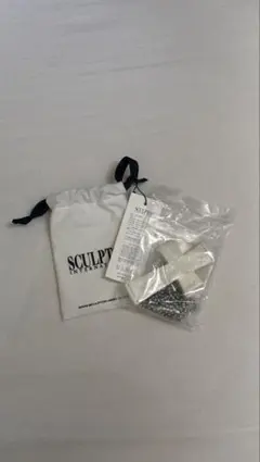 SCULPTOR Leather Strap Wallet Ivory