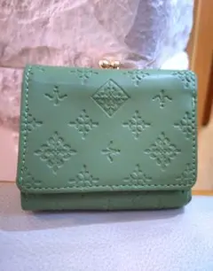 7*♡様 Daily russet フェイクレザーエンボス 三つ折り 財布 グリ
