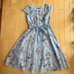 ローラアシュレイ 紫陽花柄ノースリーブワンピース（綿麻混素材） 11