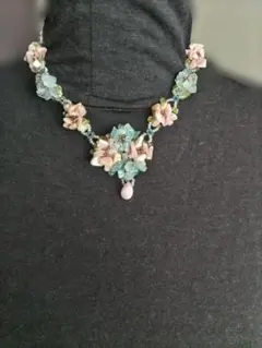 フラワーモチーフ ネックレス 天然石