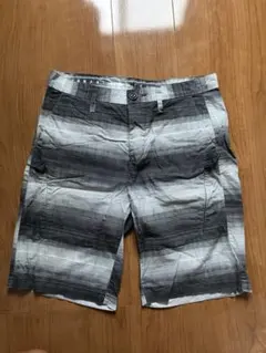 ARMANI EXCHANGE ショートパンツ グレー 30のサムネイル