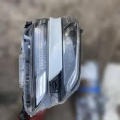 トヨタ ヴェルファイア 左側 純正 HID ヘッドライト 1点 良品 点灯確認済 トヨタ ヴェルファイア 左側 純正 HID ヘッドライト 1点 良品 点灯確認