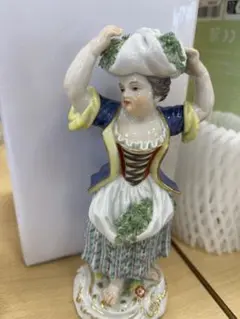 Meissen マイセン フィギュリン 人形 花を摘む少女 - メルカリ